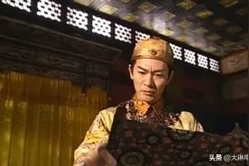 九五至尊第一集，雍正与四娘穿越，一个被接回家，一个被当成疯子图片