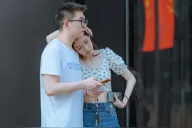 美图欣赏 街拍靓丽的情侣们图片