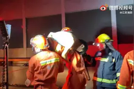 江苏常州母子被困货车内，儿子哭求先救我妈图片