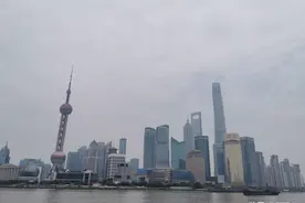 周正毅还被通缉！上海前首富控制四家上市公司，背后有神秘力量？图片