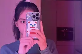 BLACKPINK成员晒自拍被网友指责，用iPhone就是卖国贼？图片