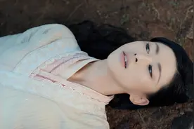 楼舒婉彻底黑化！色诱鲍统领上位，挖空坟为复仇，还是留给自己？图片