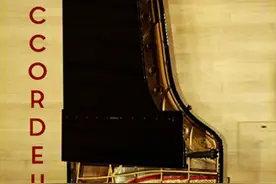 《调音师》（短片）：一个人面具戴久了，也就迷失了自我图片