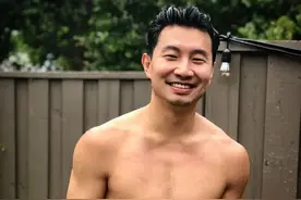 喜欢周星驰，爱看哪吒，被骂了一圈的漫威尚气，原来是个宝藏男孩图片