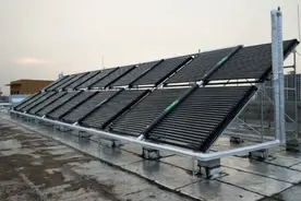 太阳能热水器节能又省电，为什么越来越少人用？商家道出实情图片