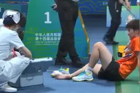 从陈雨菲的受伤来看，易建联当年当场脱掉赞助商球鞋真的错了吗？图片