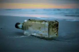 玻璃瓶，能在自然中存在多久？什么情况下玻璃的稳定会被打破图片