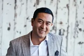 原来她才是张嘉译的老婆，我们都是看着她电视剧长大的图片