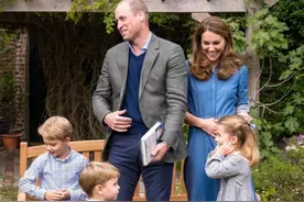 凯特一家亲子装齐亮相，路易穿哥哥旧衣更帅气，小夏表情包成亮点图片