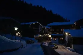 真实故事：邻村朱家的“闹鬼”往事，半夜无人房间亮起的神秘灯光图片