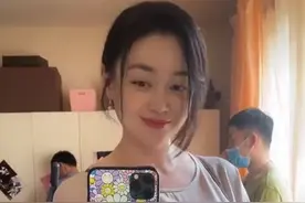 关婷娜剧中孕装曝光，手摸“孕肚”母爱十足，38岁至今不肯嫁人图片