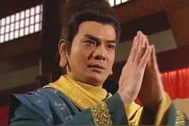 “鸠摩智”李国麟县城走穴，观众低头玩手机场面冷清！网友：尴尬图片