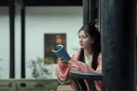 上联：“抱貂蝉，遇贵妃，问昭君，想西施”，下联堪称经典图片