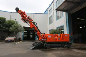 “全能王”江西鑫通履带悬臂式掘进机WPZ-75/600L图片