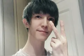 靠《晴雅集》博骄傲？郭敬明：拼到身家过亿，走不出自卑和抄袭图片