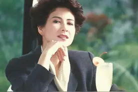 “铁肺歌后”甄妮：曾4次流产，“借”精生女的背后是丈夫的车祸图片