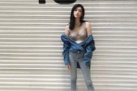 奚梦瑶真大胆！身穿淡色内衣外搭牛仔褂，显得十分的性感随性图片