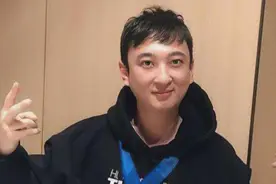 王思聪求爱语录曝光！等对方回消息好卑微，本人回应：我不是舔狗图片