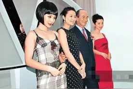 “双冰”和徐静蕾同台，李冰冰穿红裙不出众，范冰冰短发造型赢了图片