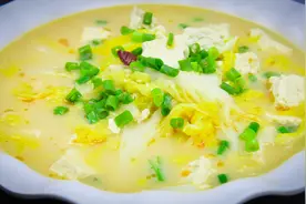 厨师长用老豆腐炖白菜，简单食材家常做法，方法太好夸不过来