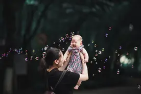 中国去年新生儿数量或创60年来新低，出生率下降影响经济前景图片