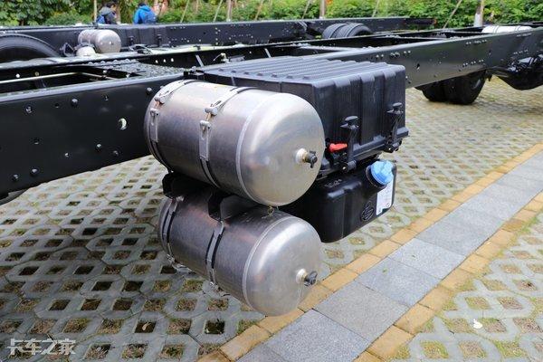 2轴车将成快递主流车型，详解柳汽乘龙H5大单桥载货车