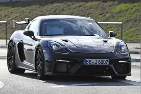 自家之争？看全新保时捷718 Cayman GT4 RS如何挑战911图片