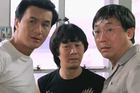 许冠文谭咏麟2大影帝聚首！一个头发浓密很时髦，一个发际线后移图片