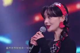 曝郑爽杨坤为赶晚会一同挤地铁，还只扫了一辆单车！这四点遭质疑图片