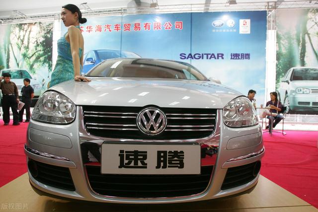 在上海大众POLO和斯柯达晶锐之间怎么选择呢？