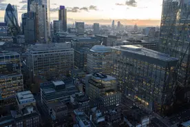 英国房价8月突破历史新高！柬埔寨资本8.6亿买下伦敦大楼图片