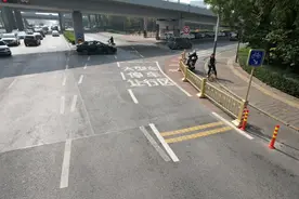 西安试点实施大型车“右转必停”通行新规大型车辆转弯停车让行请“四步走”图片
