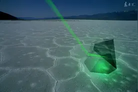 小说：末世白雾降临，小伙有透视眼，两大美女行动只能靠他抱图片