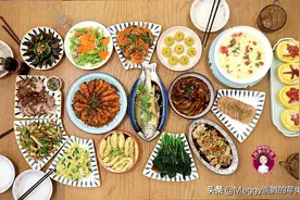晒晒我家年三十团圆饭，4人16盘不算少，满满一桌纯粹是惊喜图片
