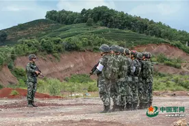 临危不乱，这才是武警卫生员的“刺激战场”图片