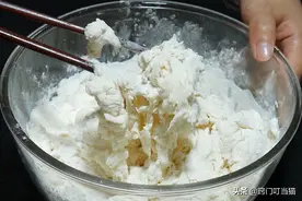 发面时，不要只加酵母，教你一个发面的小窍门，10分钟快速发满盆图片