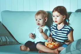 李玫瑾：“看电视”和“不看电视”的孩子，长大后三方面差距很大图片