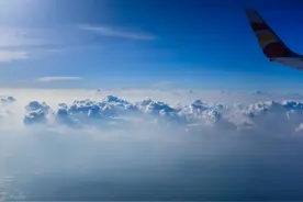 经常坐飞机，云海落日你看过，但是否在飞机上看过星空？图片