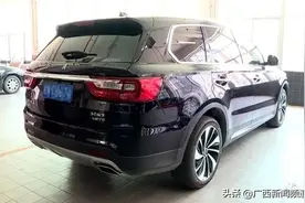 48万元的车刚买不到一个月，竟发现备胎室有10厘米深的积水图片