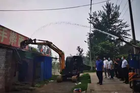 鹿泉：集中拆除！绝不手软！图片