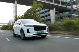 理想ONE被指底盘“抄袭”，扒开外壳可能是一台汉兰达？图片