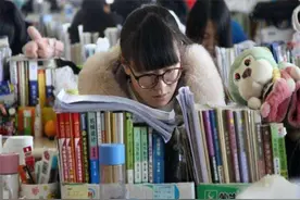 考生“喜提”中山大学通知书，父母反而一脸崩溃，哭诉就业无望图片