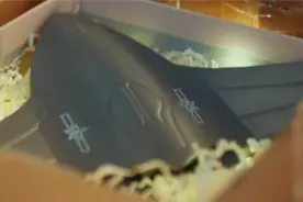 中国空军宣传片中，疑似轰-20模型现身？军事专家：不必过度解读图片