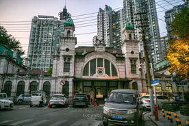 武汉的这座火车站堪称“中国第一”，站前街道不简单，曾是租界区图片