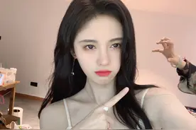 四千年一遇的美女的日常-鞠婧祎微博分享日常的工作状态图片