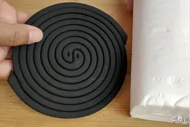 一卷纸巾就能把蚊香完整地分离，一秒一个，真是太神奇了图片