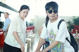大张伟：舞台上的活泼男子，私底下的大宅男图片