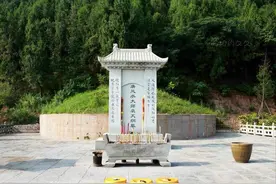 全国多地出现“袁天罡墓”，为何1400年无人敢盗？众人说法不一图片