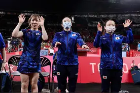 是开心还是难过？日本女团摘银牌，石川佳纯和平野美宇泪洒现场图片