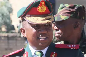 世界最大的国中之国，军队两千人，设置元帅军衔，制服有英军风格图片